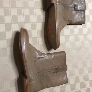 EUC Frye Boots‎ Ankle Low Sand Tan 3/4” Heel